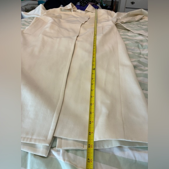 Vintage Neiman Marcus 100% Wool Ivory Belted Trench Coat Overcoat - Picture 12 of 12